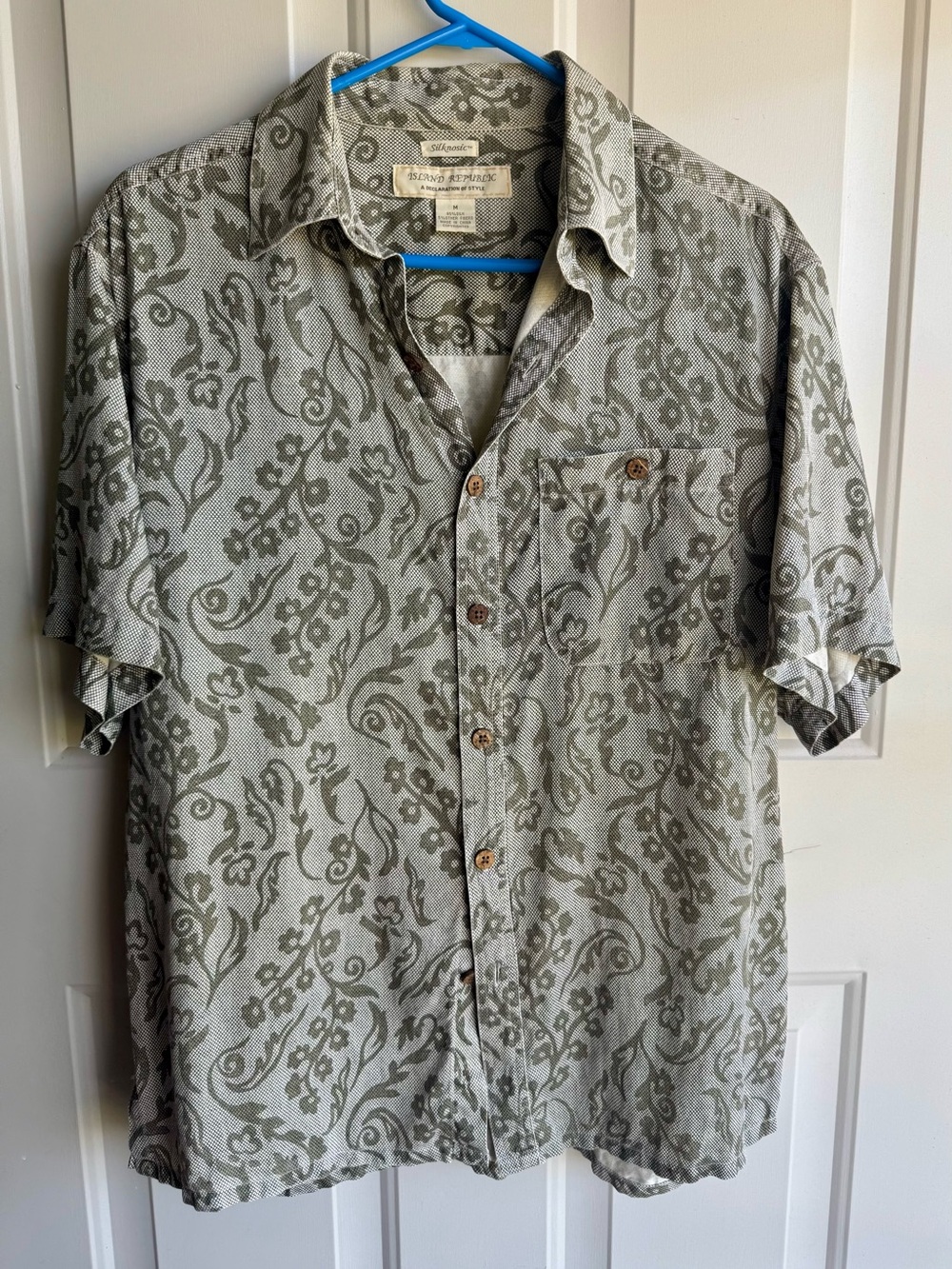 Island Republic Silknostic Men’s M 95% Silk Floral Hawaiian Resort Shirt